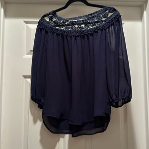 Beautiful Navy Ezra top. Perfect for work. Size m